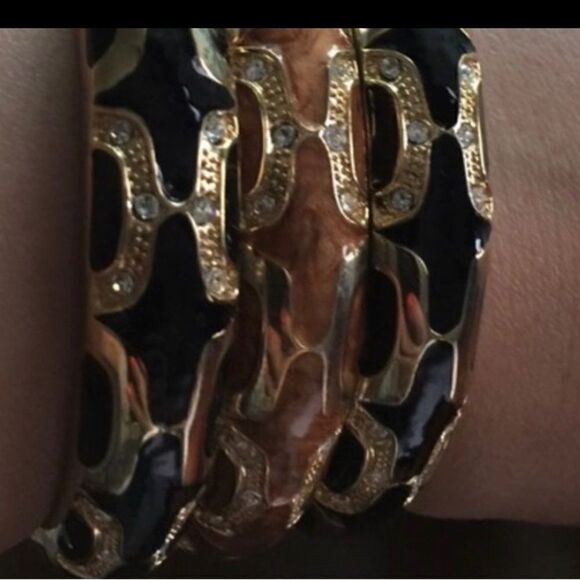 Black cache bracelet  - Picture 2 of 2